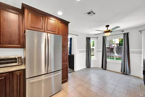 Kitchen - 403 Eagle Ln, Vacaville, CA 95687 photo 5 of 5