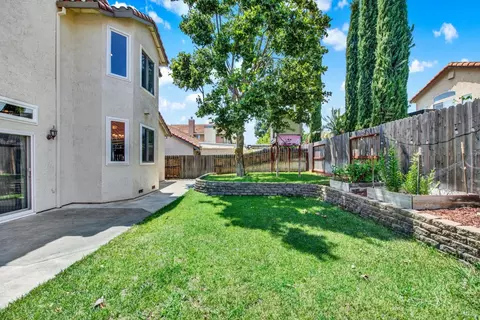 Exterior - 403 Eagle Ln, Vacaville, CA 95687 photo 13 of 22