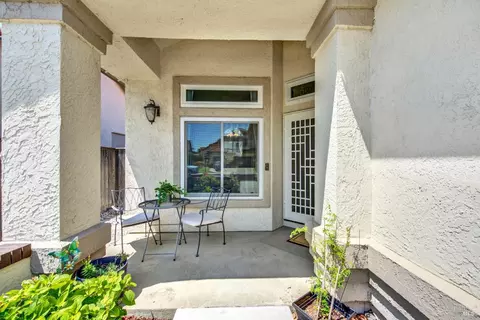 Exterior - 403 Eagle Ln, Vacaville, CA 95687 photo 10 of 22