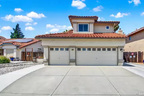 Exterior - 403 Eagle Ln, Vacaville, CA 95687 photo 4 of 22