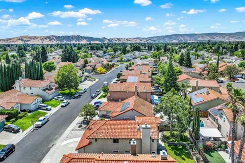 View/Area - 403 Eagle Ln, Vacaville, CA 95687 photo 6 of 11