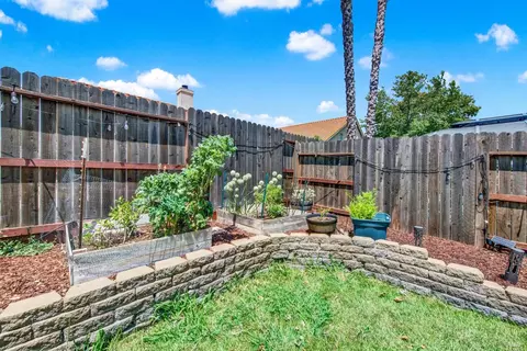 Exterior - 403 Eagle Ln, Vacaville, CA 95687 photo 14 of 22