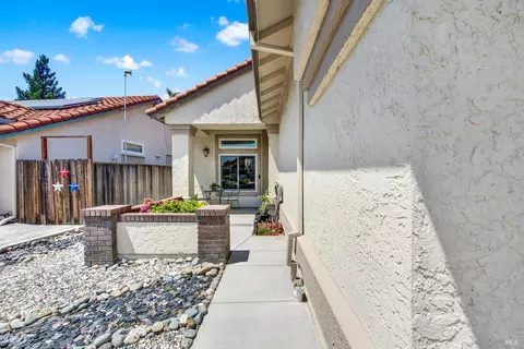 Exterior - 403 Eagle Ln, Vacaville, CA 95687 photo 9 of 22
