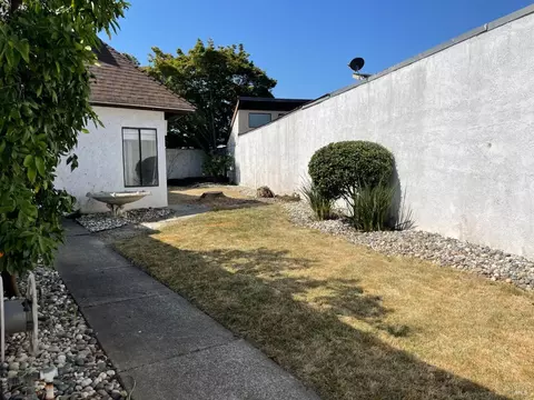 3155 Rita Ct, Napa, CA 94558 photo 2