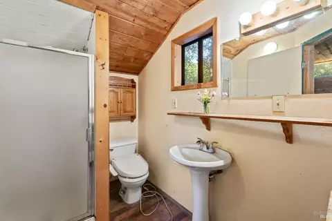 Bath - 28855 Timberline Rd, Willits, CA 95490 photo 3 of 3