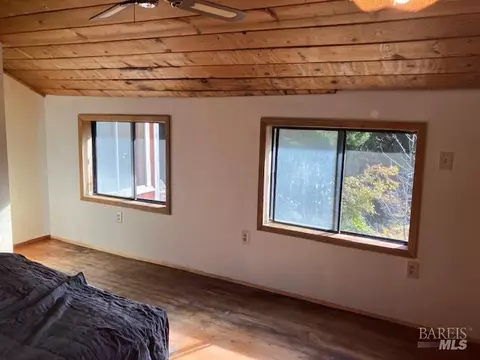 Bedroom - 28855 Timberline Rd, Willits, CA 95490 photo 2 of 3