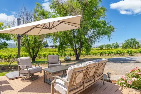 725-735 Lytton Station Rd, Healdsburg, CA 95448