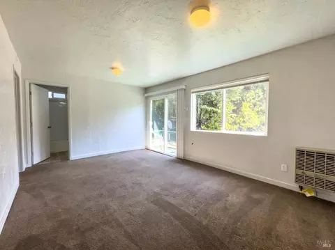 Living - 26011 Otter Dr, Willits, CA 95490 photo 2 of 3