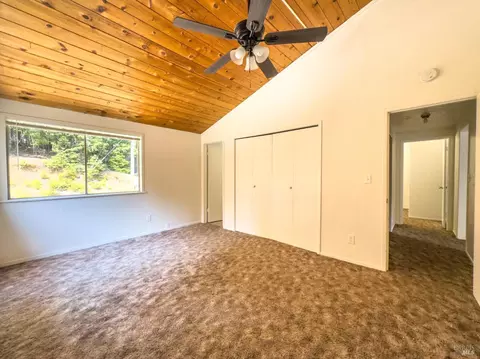 Bedroom - 26011 Otter Dr, Willits, CA 95490 photo 4 of 5