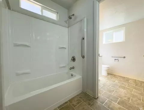 Bath - 26011 Otter Dr, Willits, CA 95490 photo 2 of 6