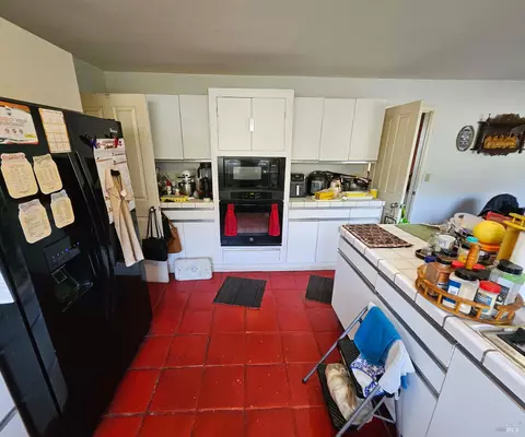 Kitchen - 125 Ron Ct, Vallejo, CA 94591 photo 2 of 2