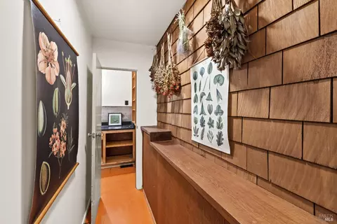 Entry Way - 11 Crest Rd, Belvedere, CA 94920 photo 5 of 6
