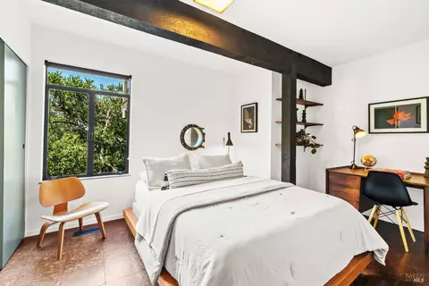 Bedroom - 11 Crest Rd, Belvedere, CA 94920 photo 3 of 6