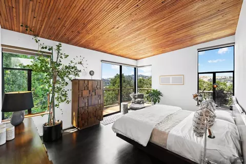 Bedroom - 11 Crest Rd, Belvedere, CA 94920 photo 1 of 6