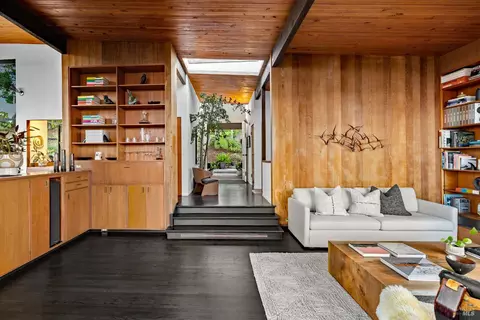 Entry Way - 11 Crest Rd, Belvedere, CA 94920 photo 2 of 6