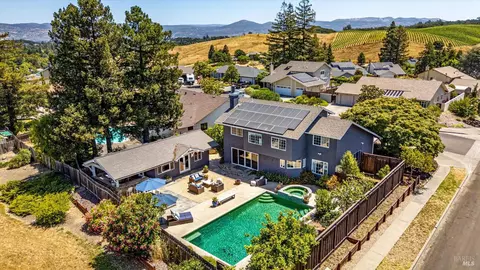3412 Royal Ct, Napa, CA 94558
