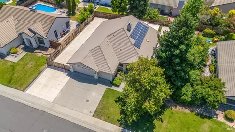 View/Area - 705 Wiegand Way, Dixon, CA 95620 photo 2 of 8
