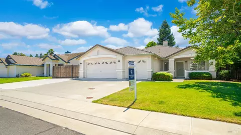 Exterior - 705 Wiegand Way, Dixon, CA 95620 photo 2 of 11