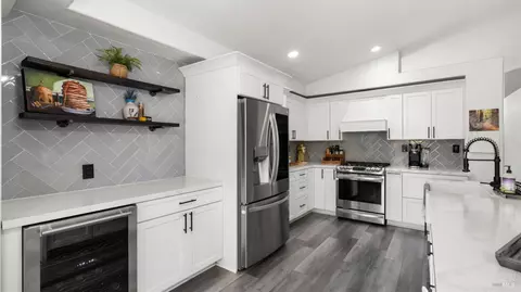 Kitchen - 705 Wiegand Way, Dixon, CA 95620 photo 5 of 6