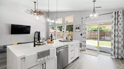 Kitchen - 705 Wiegand Way, Dixon, CA 95620 photo 6 of 6