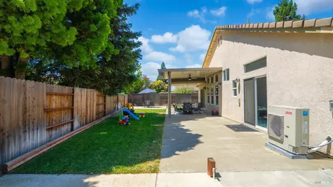 Exterior - 705 Wiegand Way, Dixon, CA 95620 photo 7 of 11