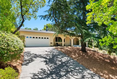 2624 Hidden Valley Dr, Santa Rosa, CA 95404
