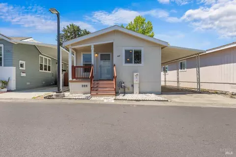 187 Blue Jay Dr, Santa Rosa, CA 95409