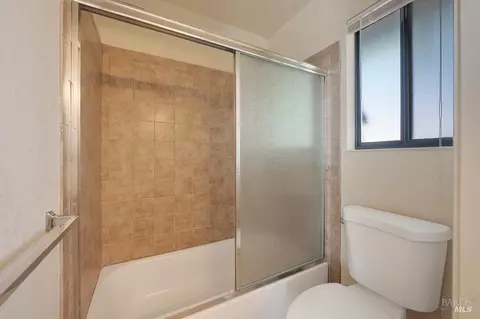 814 Milsom Pl, Windsor, CA 95492 photo 16