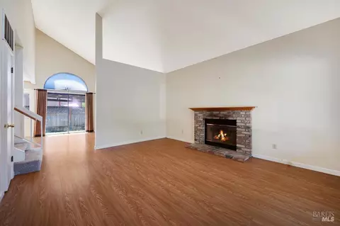 814 Milsom Pl, Windsor, CA 95492 photo 5
