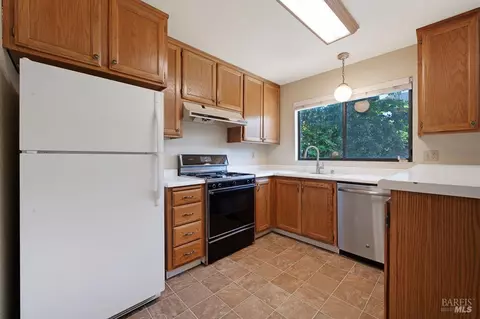 814 Milsom Pl, Windsor, CA 95492 photo 10