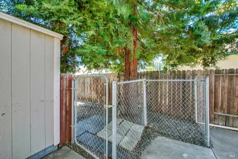 Exterior - 945 Hickory Ave, Fairfield, CA 94533 photo 19 of 25