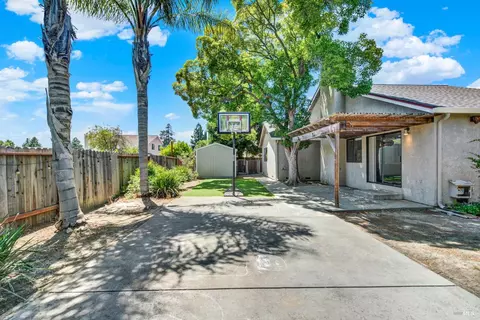 Exterior - 945 Hickory Ave, Fairfield, CA 94533 photo 14 of 25