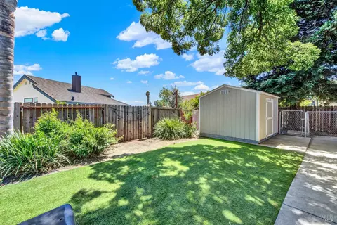 Exterior - 945 Hickory Ave, Fairfield, CA 94533 photo 18 of 25