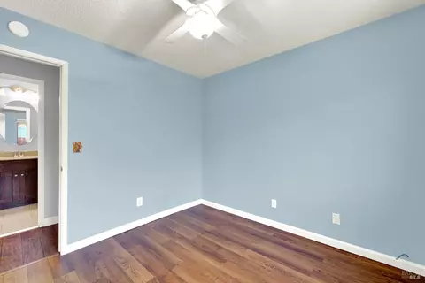 Bedroom - 945 Hickory Ave, Fairfield, CA 94533 photo 6 of 9