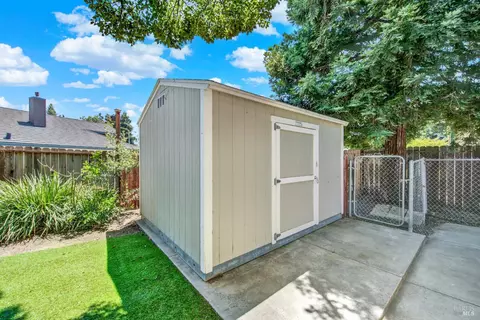 Exterior - 945 Hickory Ave, Fairfield, CA 94533 photo 23 of 25
