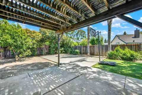 Exterior - 945 Hickory Ave, Fairfield, CA 94533 photo 20 of 25