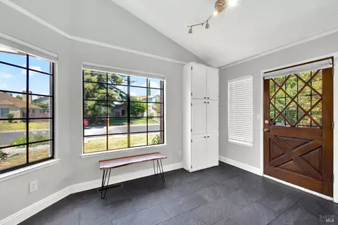Entry Way - 945 Hickory Ave, Fairfield, CA 94533 photo 1 of 2