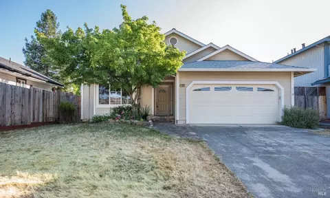 135 Furber Ln, Cloverdale, CA 95425