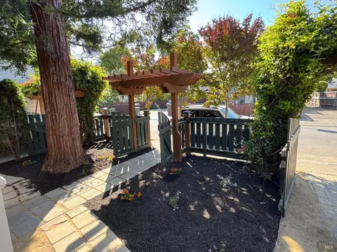 1529 San Anselmo Ave #A - B, San Anselmo, CA 94960