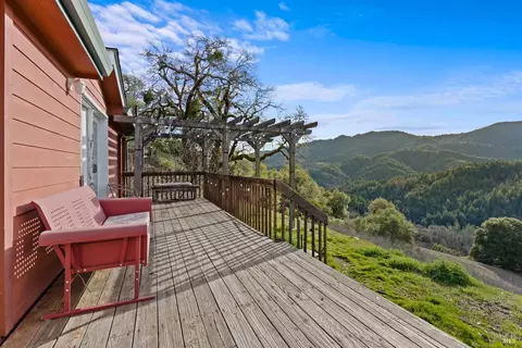 50410 Highway 101, Laytonville, CA 95454