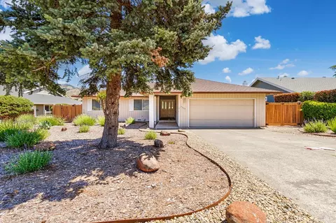 7315 Oakmont Dr, Santa Rosa, CA 95409