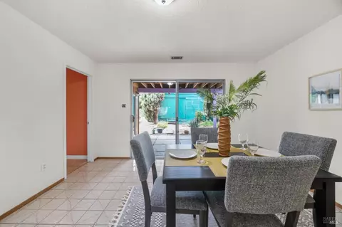Dining - 1037 Sheridan St, Vallejo, CA 94590 photo 2 of 4