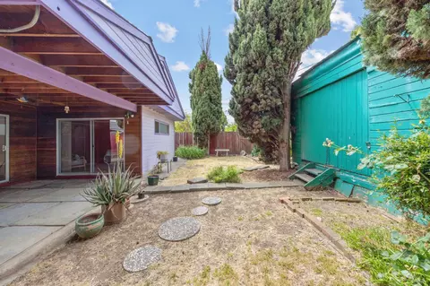 Exterior - 1037 Sheridan St, Vallejo, CA 94590 photo 7 of 9