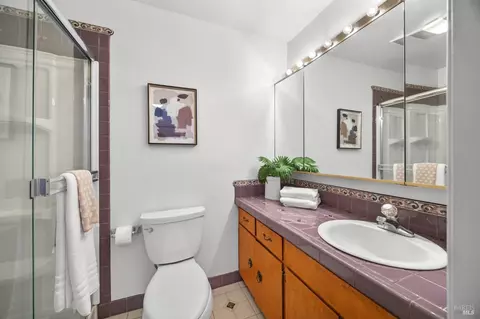 Bath - 1037 Sheridan St, Vallejo, CA 94590 photo 2 of 2