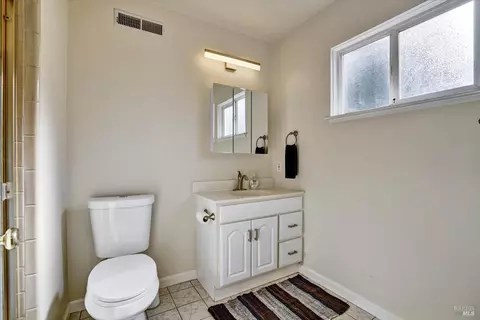 Bath - 8567 Davona Dr, Dublin, CA 94568 photo 3 of 4