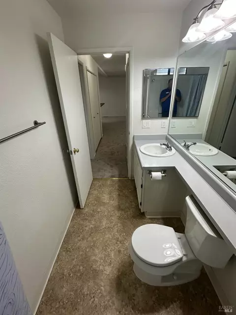 Bath - 143 Sea Crest Cir, Vallejo, CA 94590 photo 2 of 2