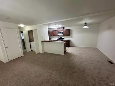 Living - 143 Sea Crest Cir, Vallejo, CA 94590 photo 2 of 2