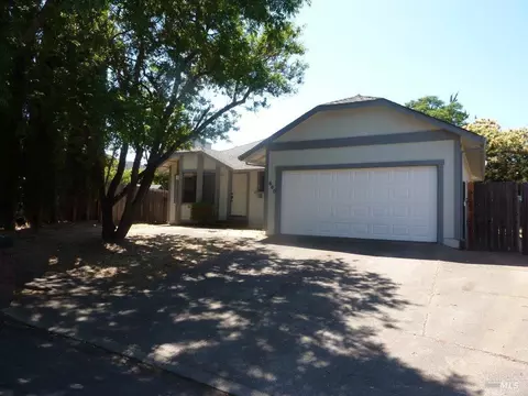 660 Tahoe Ct, Ukiah, CA 95482