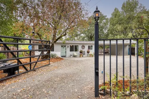 4151 Wake Robin Dr, Glen Ellen, CA 95442