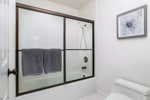 Bath - 36 Eucalyptus Knoll St, Mill Valley, CA 94941 photo 4 of 5